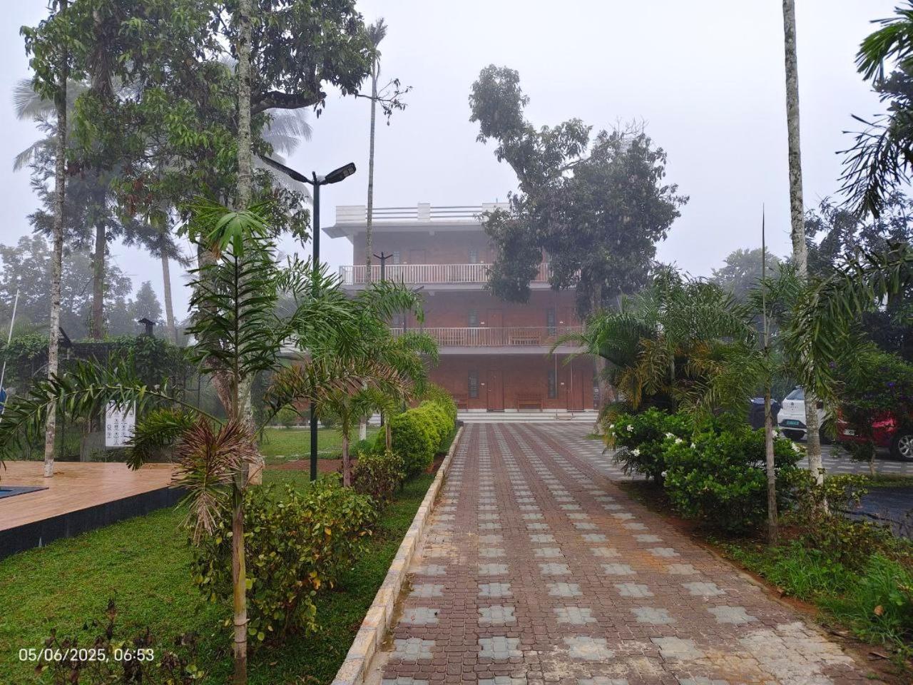 Dolphin Enclave Service Studio Apartments Kalpatta Extérieur photo